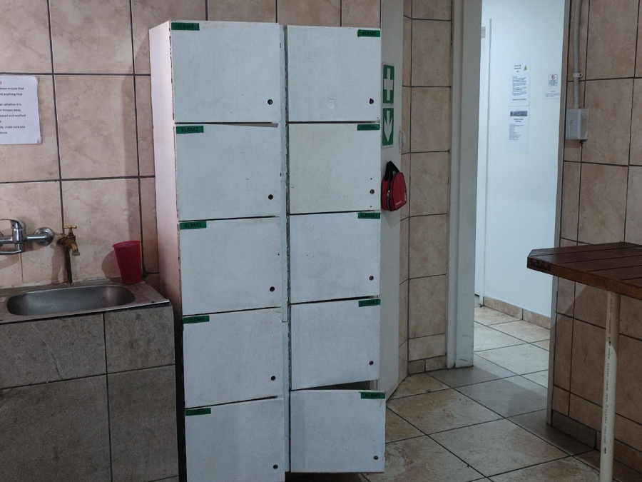 10 Bedroom Property for Sale in Brandwag Free State